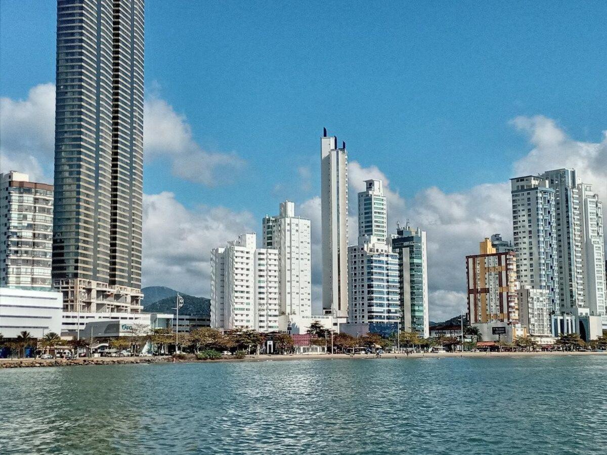Balneário Camboriú 3 Suites Linda Vista Da Orla De Bc A 50M Da Praia - Somente Familiares מראה חיצוני תמונה